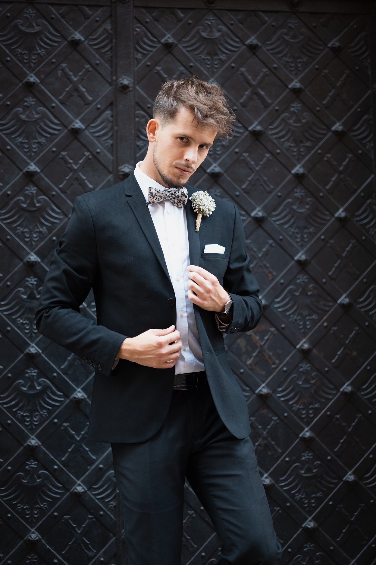 Profesjonalna fotografia ślubna – naturalne kadry, elegancja i emocje, które pozostaną z Wami na zawsze. Wasz dzień uchwycony w wyjątkowy sposób. Profesjonalna sesja rodzinna – uchwycę codzienną radość, czułość i wspólne chwile, które staną się piękną pamiątką na lata. Luksusowa, kobieca sesja boudoir. Studio i doświadczenie pełne pewności siebie oraz pięknych zdjęć.